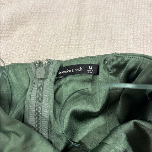 Abercrombie & Fitch Olive Green Strapless Pleated Maxi Dress - Picture 4 of 4